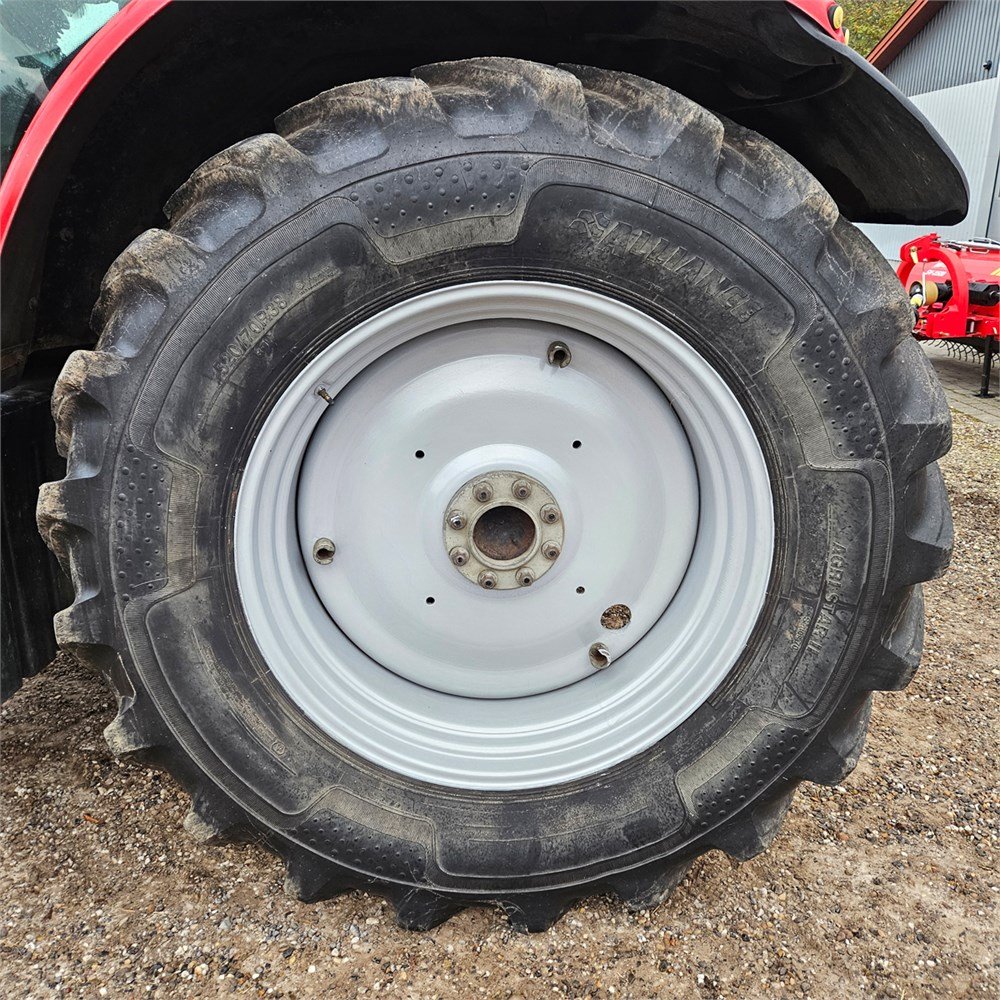 massey ferguson 6465 dyna 6 – 120 ch – 8 053 h – 2006