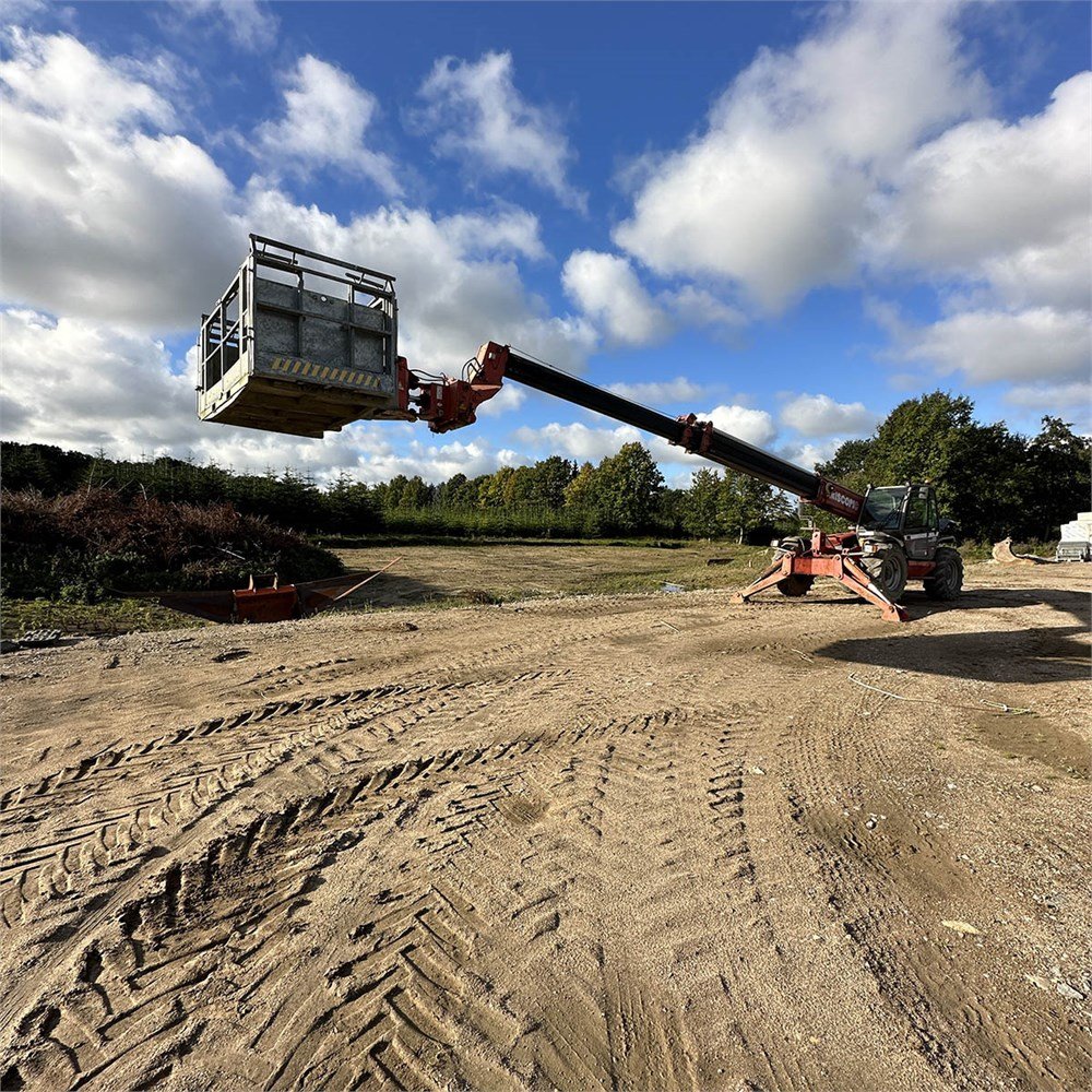 manitou mt 1740 – 17 m – 6 407 h – 2004