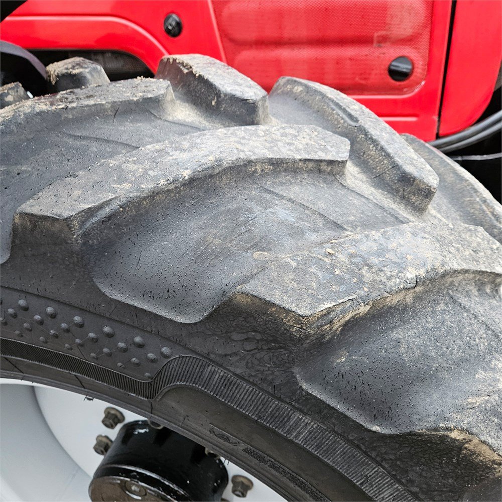 massey ferguson 6465 dyna 6 – 120 ch – 8 053 h – 2006