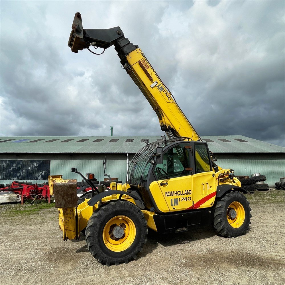 new holland lm 1740 – 17 m – 5 200 h – 2003