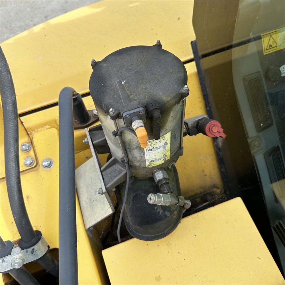 komatsu pc88mr 8 8t8 5 250 h 2014