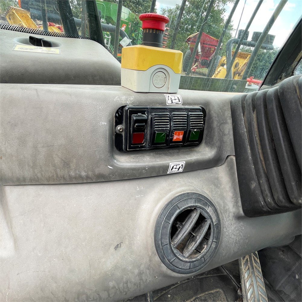 new holland lm 1740 – 17 m – 5 200 h – 2003