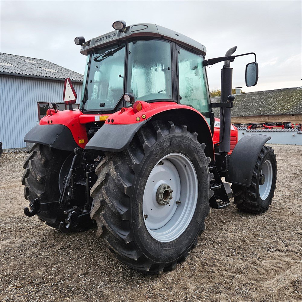 massey ferguson 6465 dyna 6 – 120 ch – 8 053 h – 2006