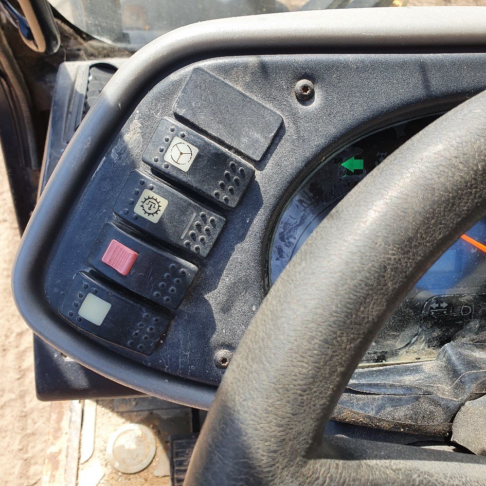 caterpillar th350b – 11 m – 3 450 h – 2004