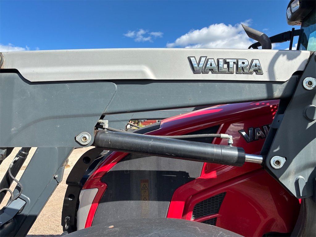 valtra n163 – série n – 117 kw (159 ch) – 2 650 h – 2014