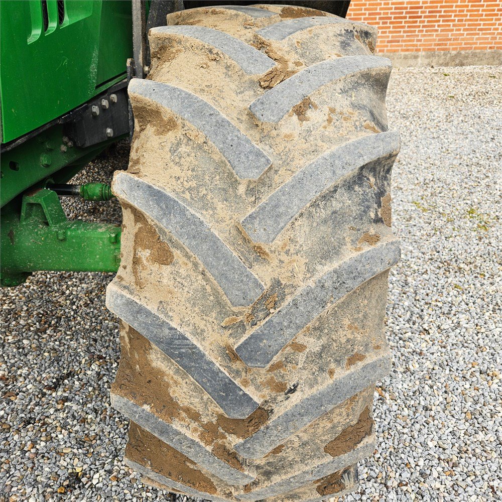 john deere 6155m – 155 ch – 2018 – 2 975 h + chargeur frontal stoltz profil fz 43