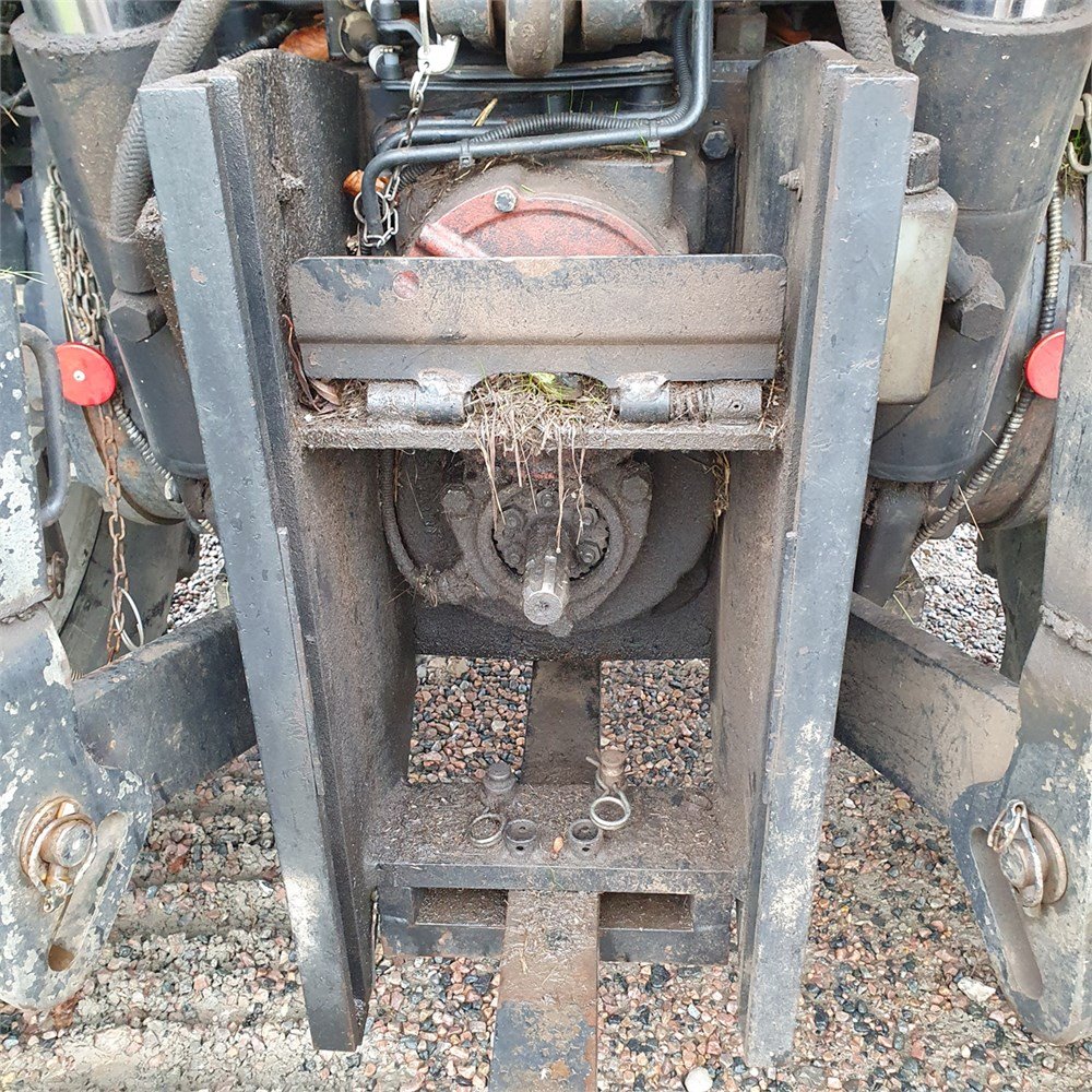 deutz fahr agrotron ttv 1145 – 140 ch – 2003 – 8 250 h