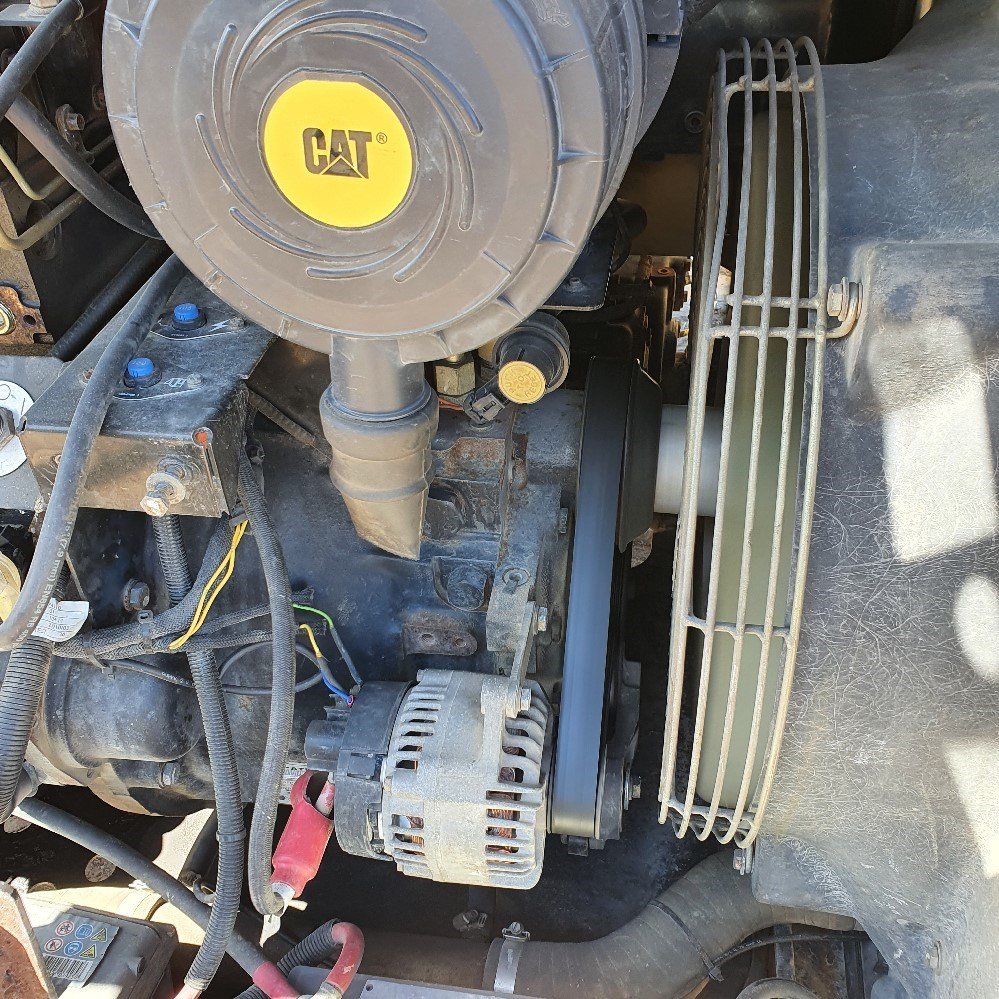 caterpillar th350b – 11 m – 3 450 h – 2004