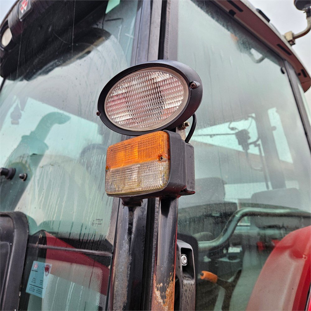 massey ferguson 6465 dyna 6 – 120 ch – 8 053 h – 2006