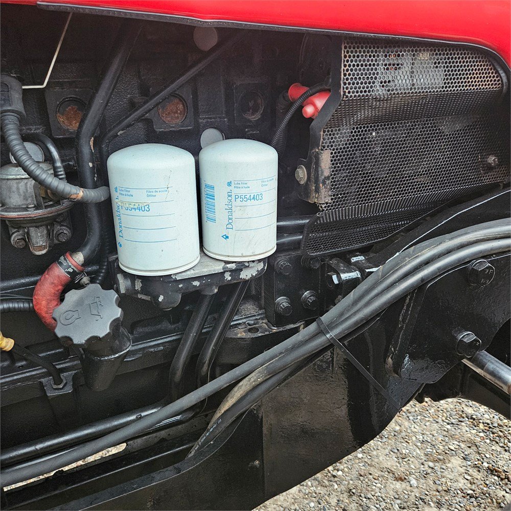 massey ferguson 6465 dyna 6 – 120 ch – 8 053 h – 2006