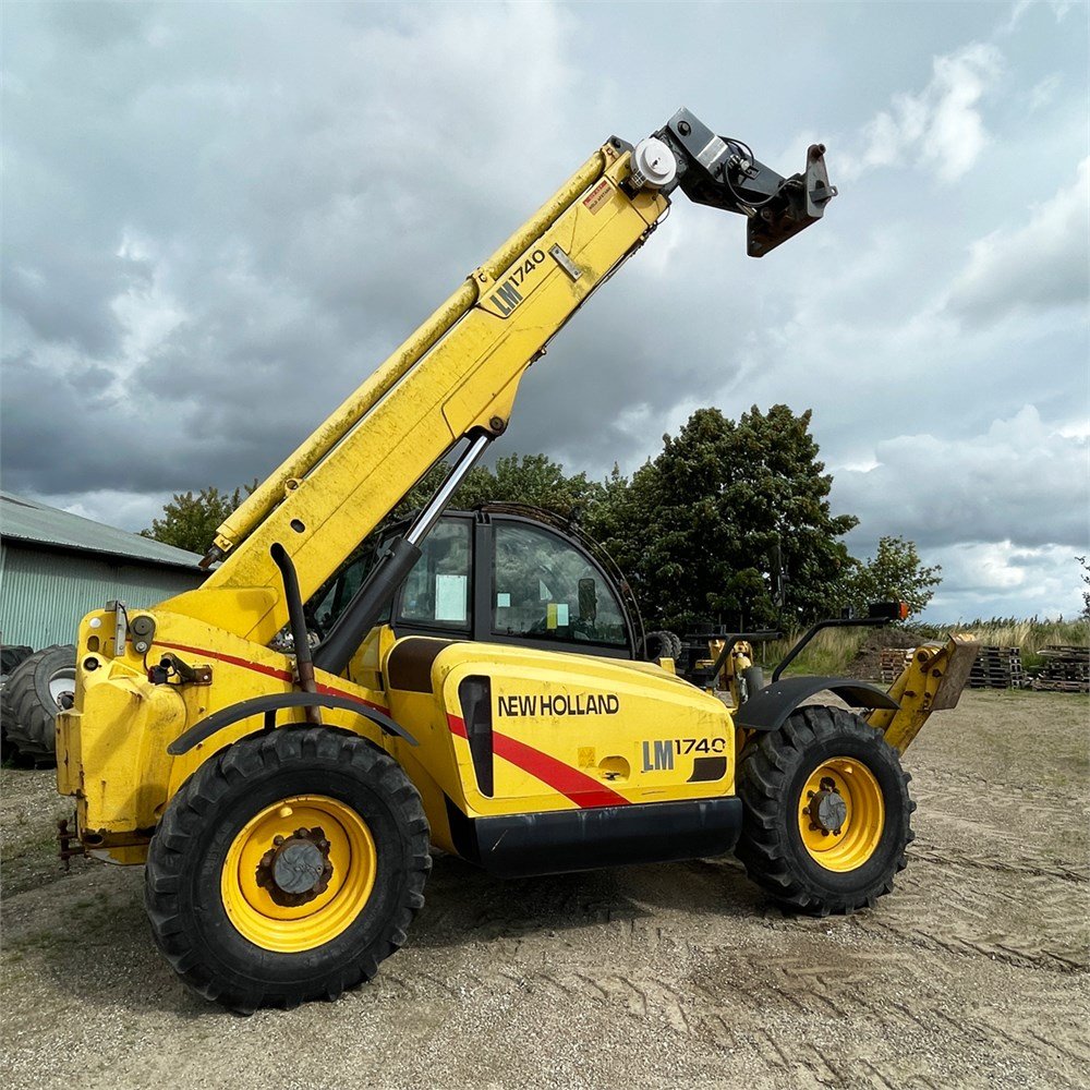 new holland lm 1740 – 17 m – 5 200 h – 2003