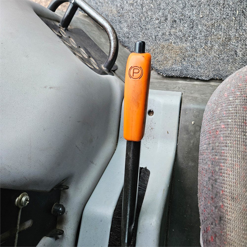 massey ferguson 6465 dyna 6 – 120 ch – 8 053 h – 2006