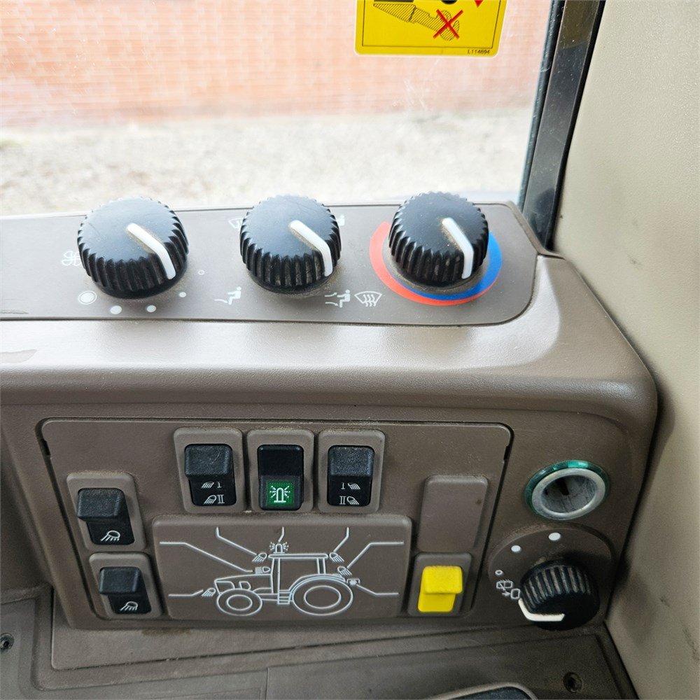 john deere 6155m – 155 ch – 2018 – 2 975 h + chargeur frontal stoltz profil fz 43