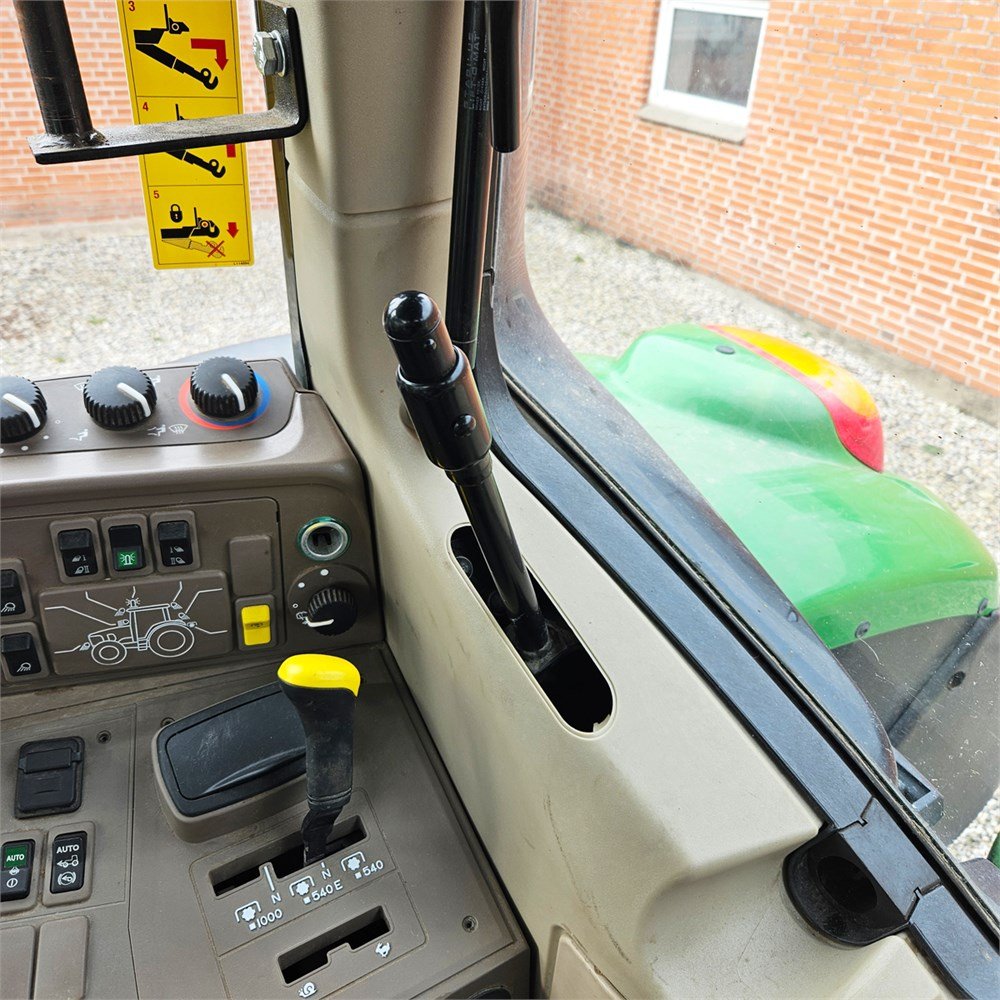 john deere 6155m – 155 ch – 2018 – 2 975 h + chargeur frontal stoltz profil fz 43