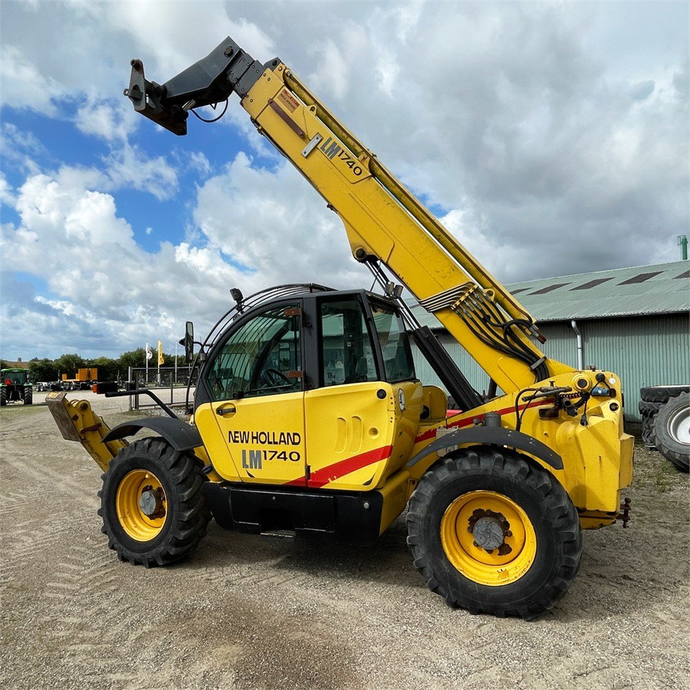 new holland lm 1740 – 17 m – 5 200 h – 2003