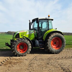 Claas Arion 640 – 155 ch – 5 841 h – 2008